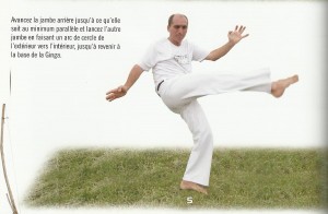 Source: Capoeira Les bases techniques  par Mestre Paulinho Sabia, I-Prod